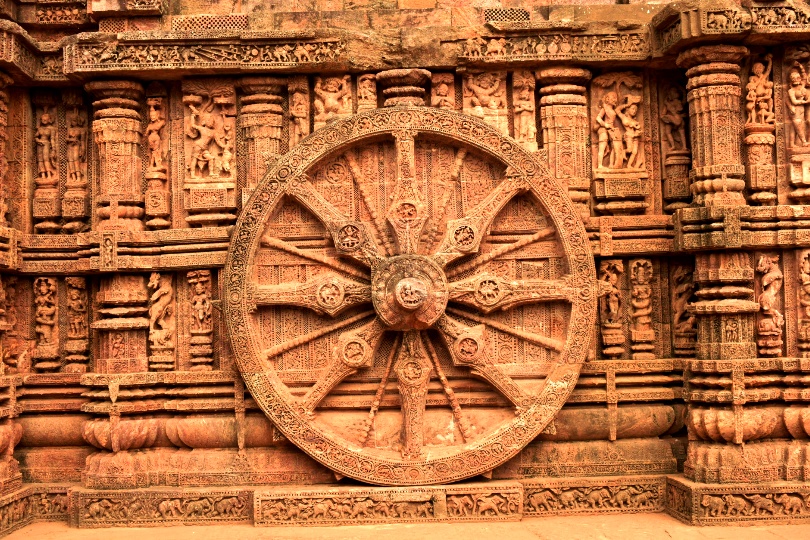 Erotic sculptures at Konark Sun temple | Temple architecture | Travel Blog